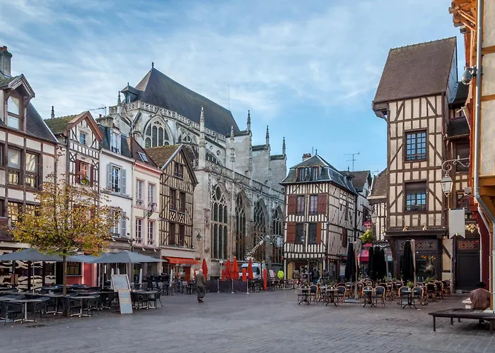 Calme Et Confort Au Coeur Du Vieux Troyes