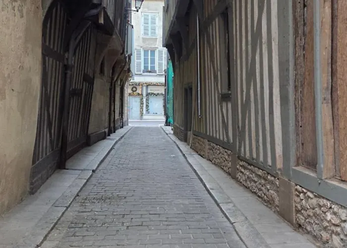 Calme Et Confort Au Coeur Du Vieux Troyes