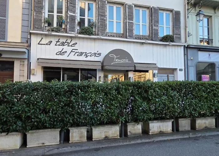 Calme Et Confort Au Coeur Du Vieux *